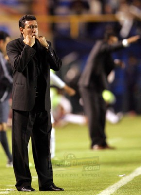 Américo Scatolaro daba las instrucciones.