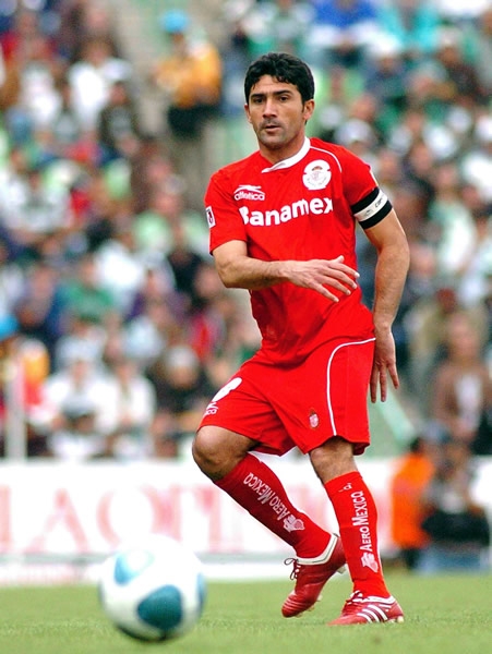 Antonio Naelson Sinha, mediocampista toluqueño