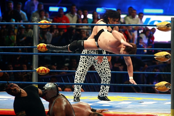 Aoki castigó a Nicho
