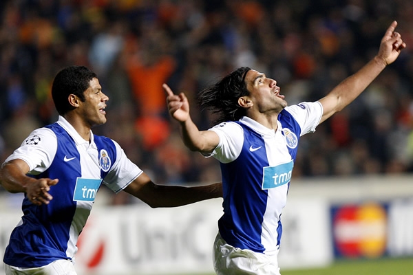 APOEL-Porto 6