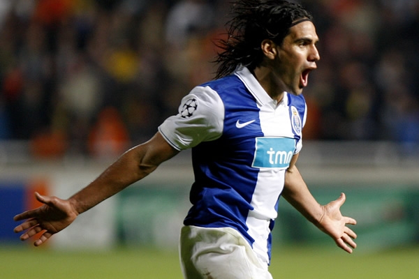 APOEL-Porto 7