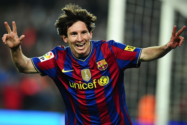 Aquí Messi festeja el tercer tanto.
