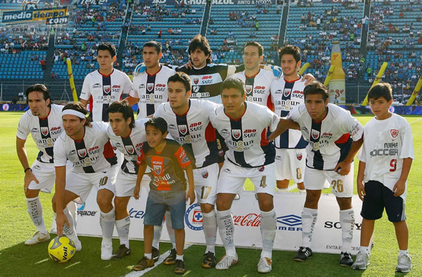 Atlante se toma la tradicional foto de equipo.