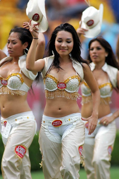 Bellas mujeres en la Sultana del Norte