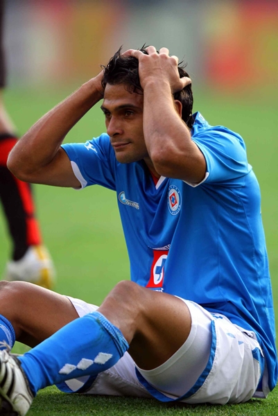 Biancucchi lamenta una falla ante el rival.