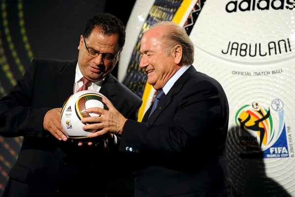 Blatter y Danny Jordaan en la ceremonia de presentación.