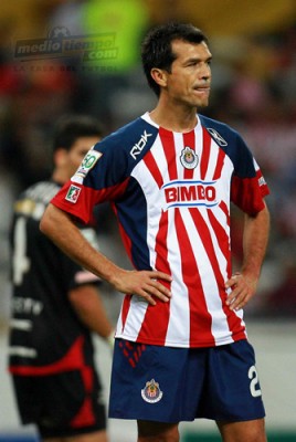 Borgetti no se encontró con el gol.