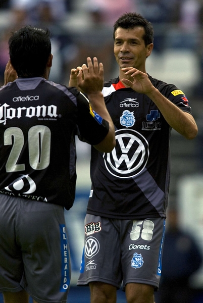 Buen partido de Jared Borgetti