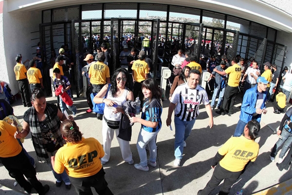 Buena entrada en La Corregidora