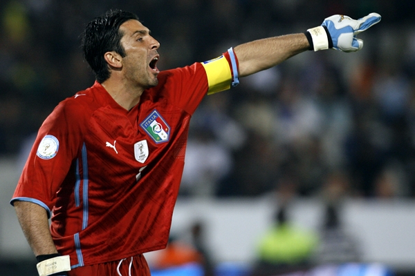 Buffon también se contagió de felicidad.