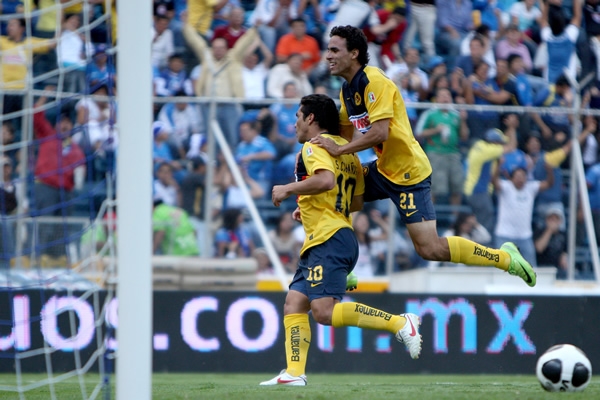 Cabañas marcó su segundo gol de gran manera