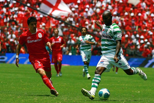 La calidad de Baloy logró detener el ataque del Diablo.