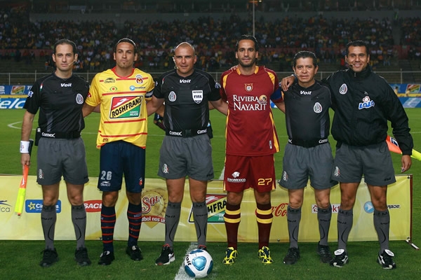 Capitanes y nazarenos se toman la foto