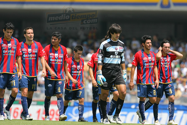 Caras largas en los azulgranas.