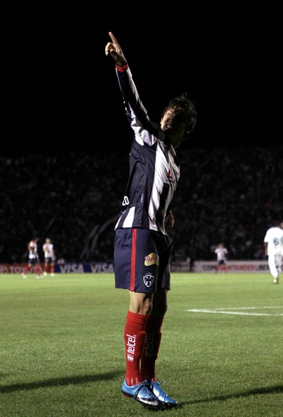 Cardozo hizo explotar el Tec en el segundo.