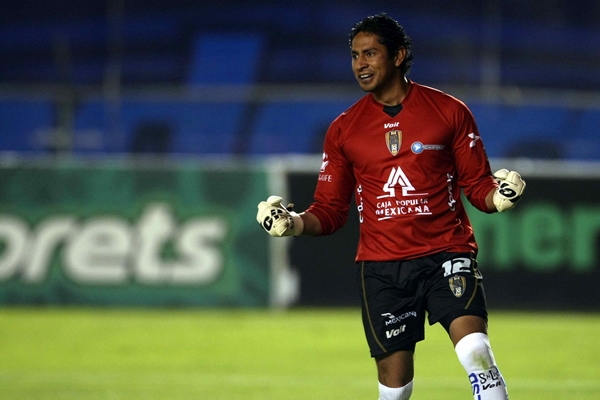 Carlos Trejo también se dio el lujo de festejar.