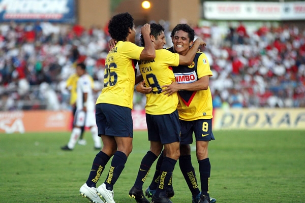 Casi sobre la hora, Reyna marcó con un potente disparo