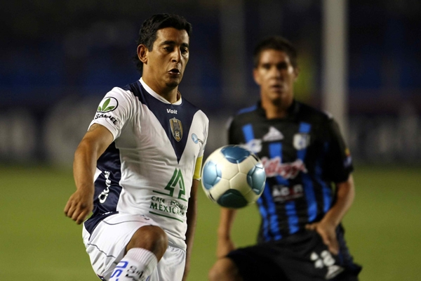 El Chango Moreno salió inspirado al terreno de juego.