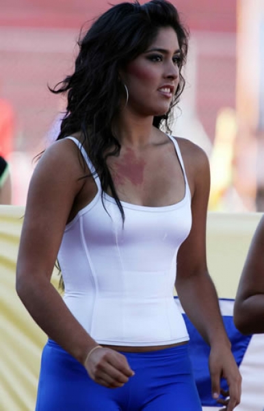 Cheerleader 1