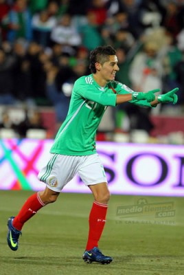 ';Chema'; Cárdenas se estrenó con la playera verde, marcando un gol.