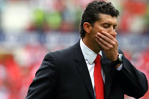 Chepo se fue con el rostro tapado.