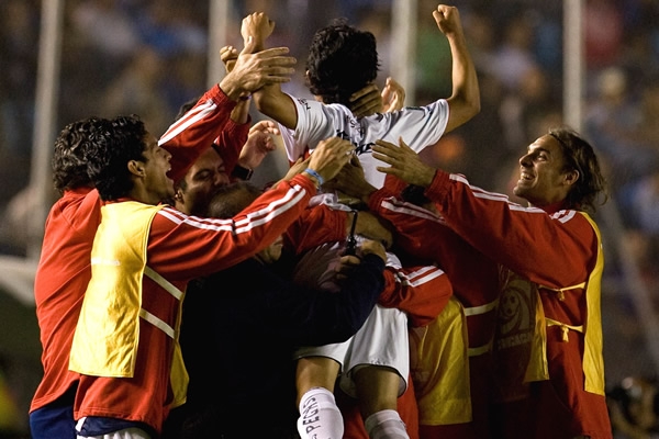 Christian Bermúdez del atlante festejando en ida de final de concachampions
