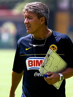 Chucho ante su primer gran partido en el nido.