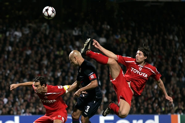 Cris del Lyon no pudo ante la espectacular marca del rival.