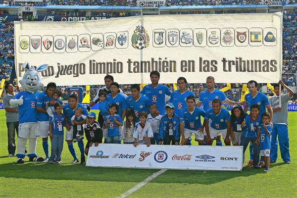 Cruz Azul es retratado antes del inicio del aprtido