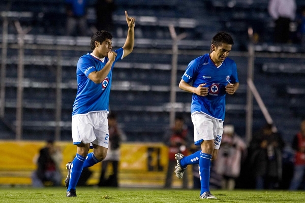 Cruz Azul levanta la mano