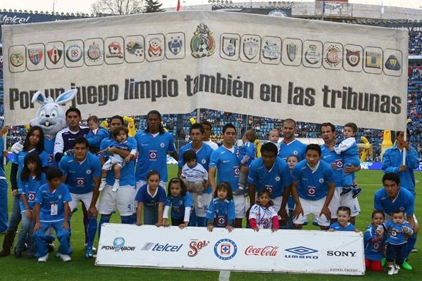 Cruz Azul posa para las cámaras antes del partido