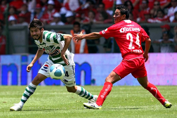 Cruzalta no pudo evitar la salida de su adversario.