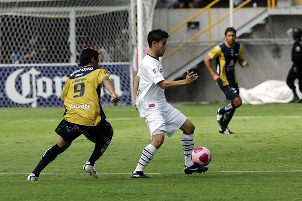 Daniel Guerrero quitámdose la marca de Moreno