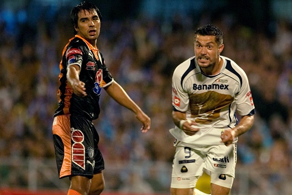 Dante López aprovecho el error Tuzo.