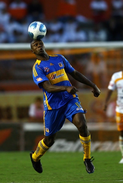 De cabeza, el brasileño marcó el empate