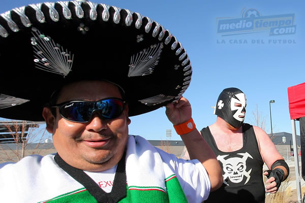 Desde todas las parte de Colorado llegan para ver el partido.