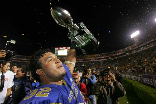 Después de 32 años, levantan el trofeo ONEFA.