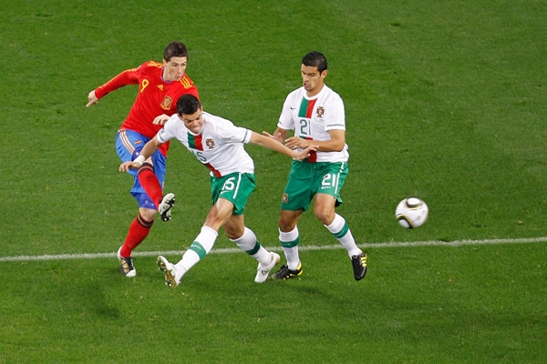 Disparo de Fernando Torres que no prosperó