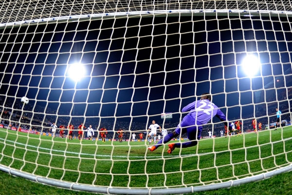 Donovan marcó de penal