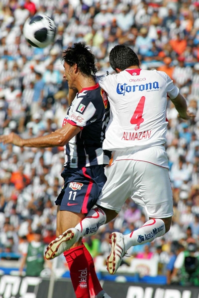 Duelo aereo esta tarde en el Tec