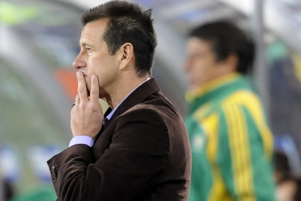 Dunga tardo en hacer los cambios.
