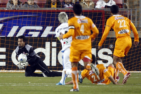 Edgar Hernández tuvo buenas atajadas.