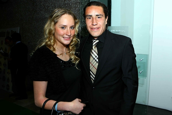 Efra muy bien acompañado.