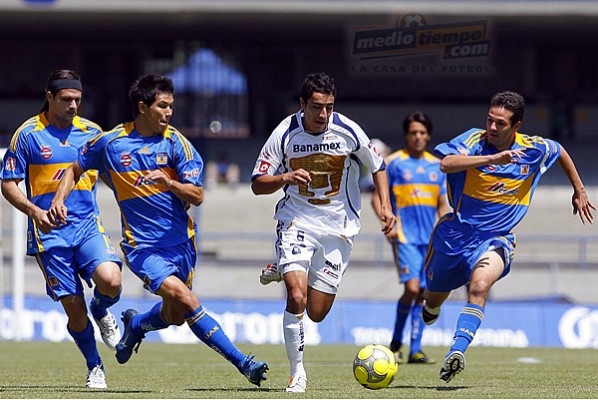 Efraín Juárez fue bien custodiado por los regios.