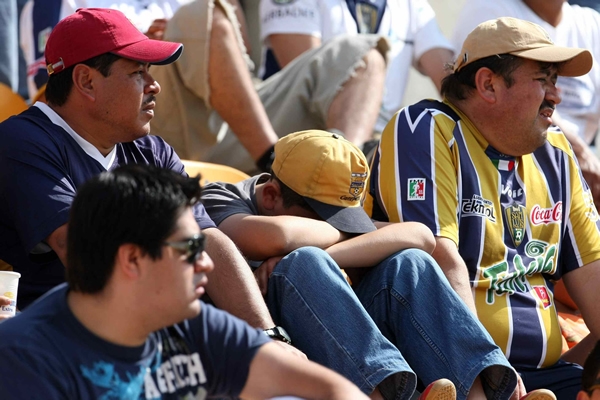El calor agobiaba a los seguidores sanluisinos.