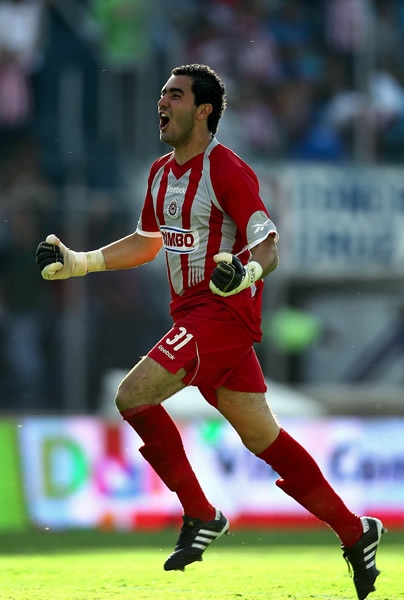 El cancerbero chiva fue el hombre del partido