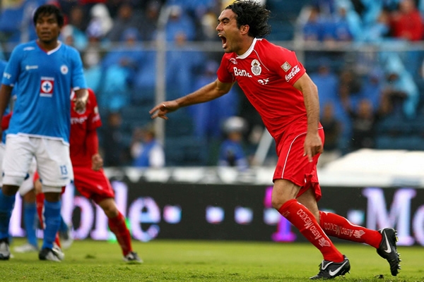El central rojo se sumó al ataque y anotó