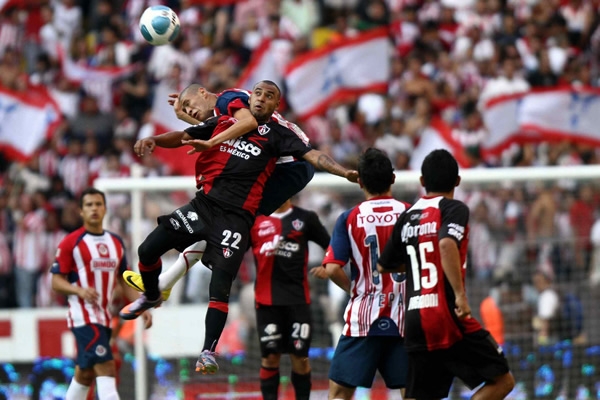 El Clásico se jugó con intensidad