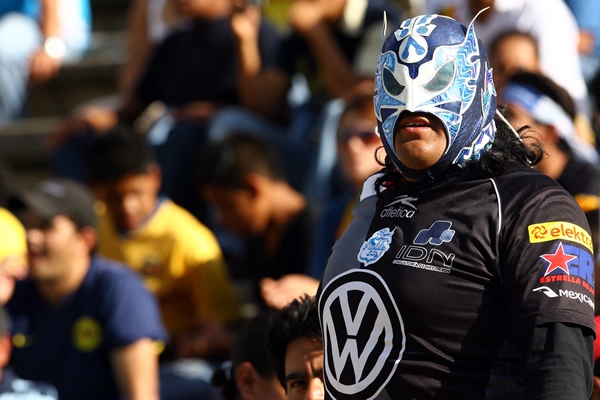 El enmascarado de La Franja pide justicia para el Chelís.
