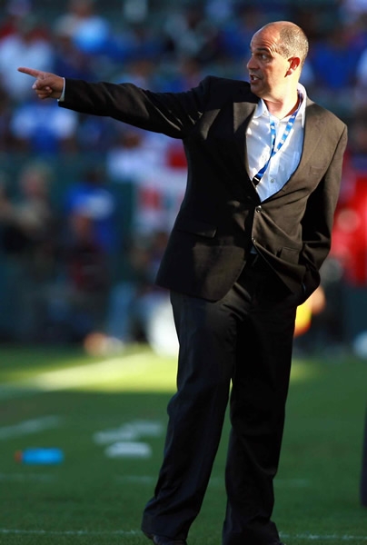 El entrenador Hart feliz con la victoria.